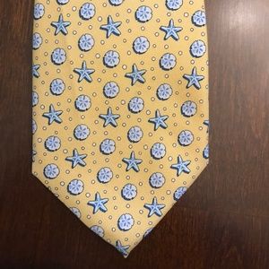 Vineyard Vines Yellow Sand Dollar Star Fish Tie